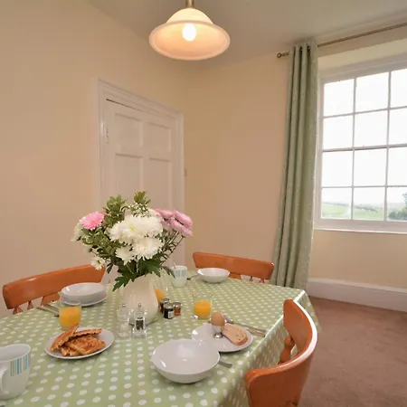 2 Bed In St Austell Tviss